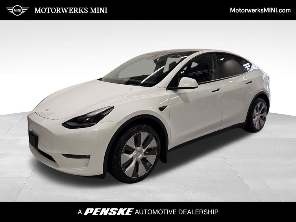 2024 TESLA Model Y