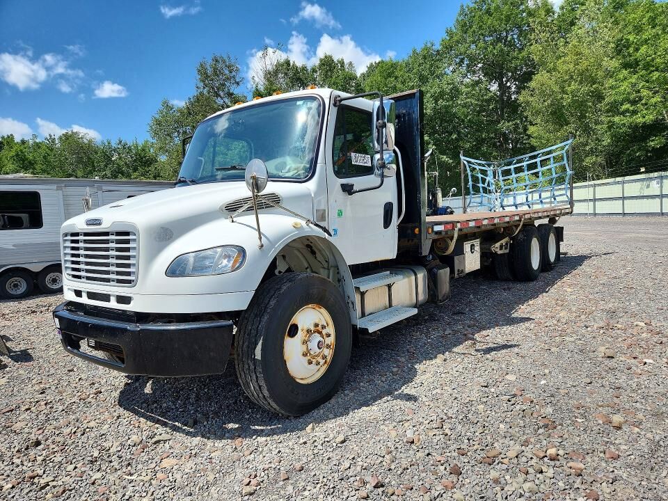 2015 FREIGHTLINER M2