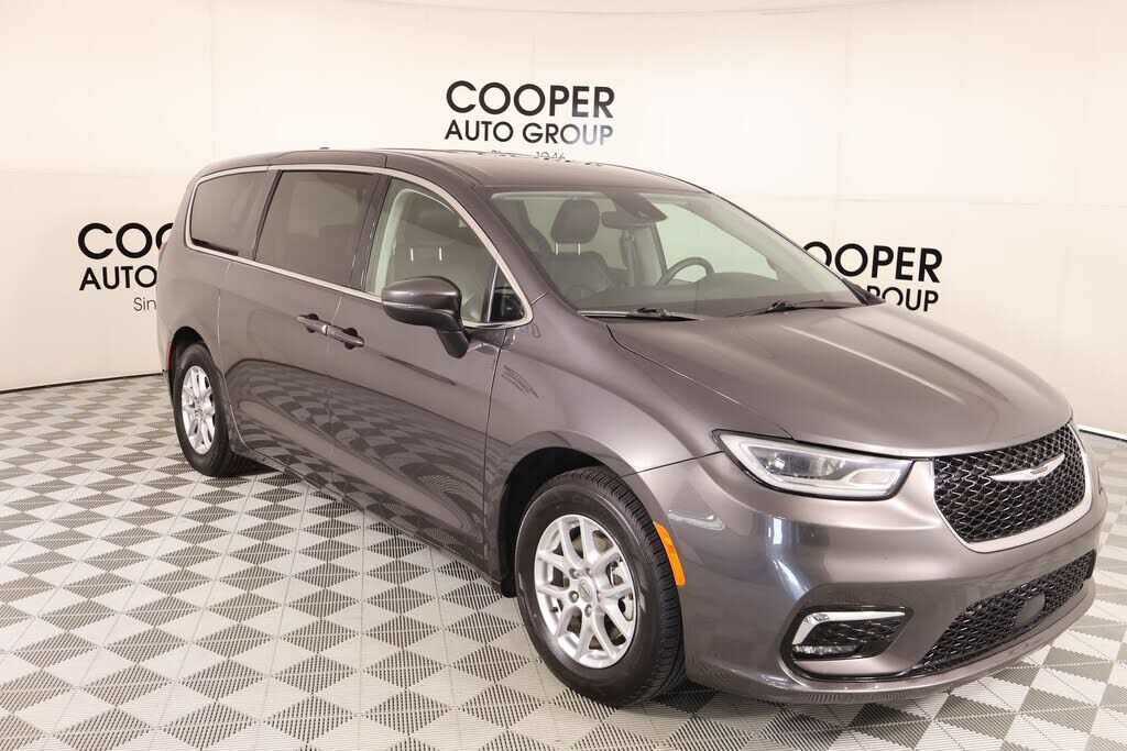 2023 CHRYSLER Pacifica
