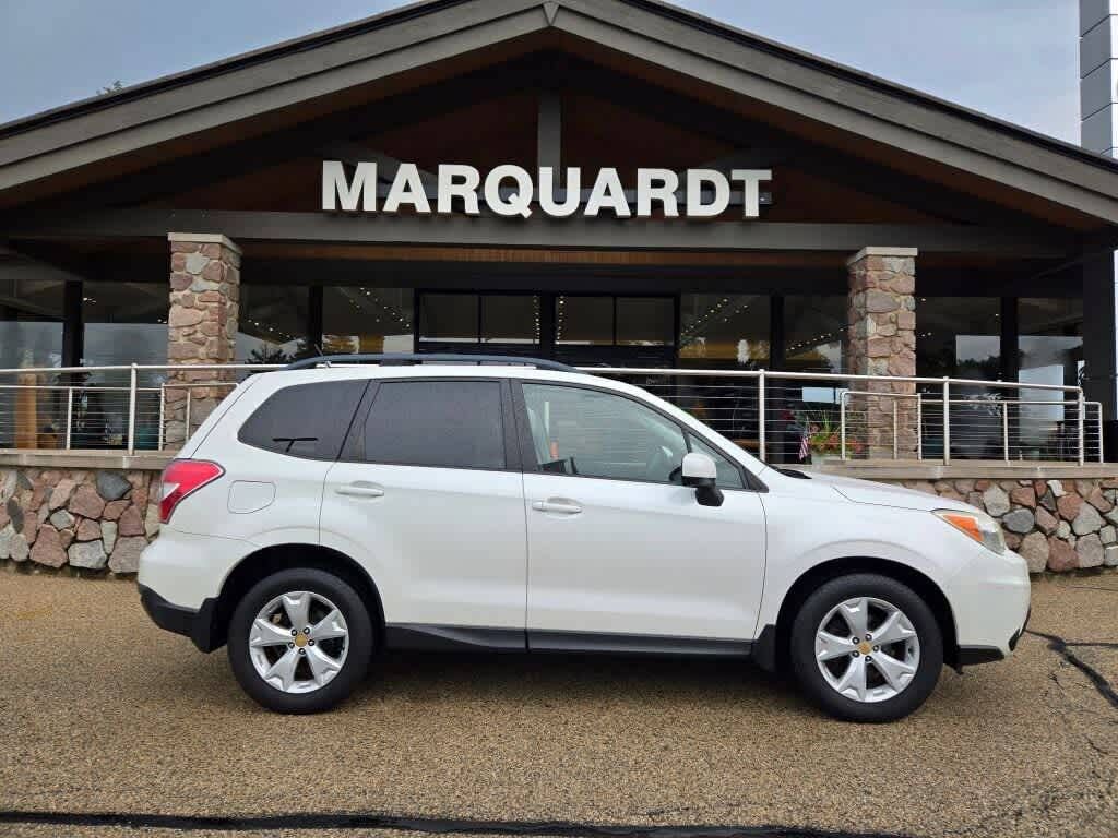 2015 SUBARU Forester