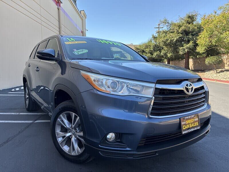 2014 TOYOTA Highlander