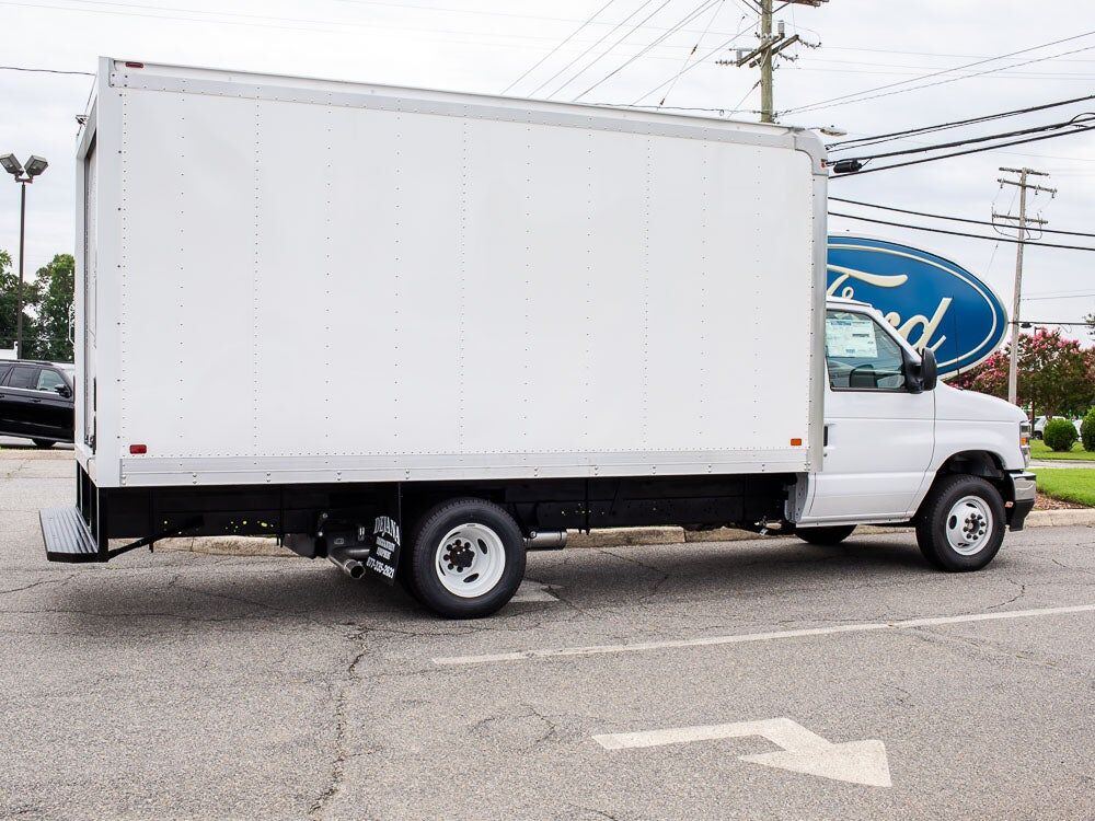 2027 FORD E-350