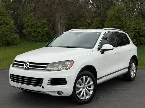 2012 VOLKSWAGEN Touareg
