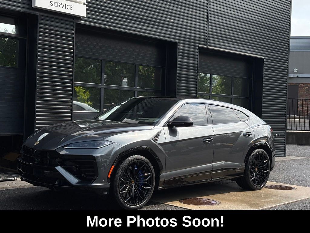 2025 LAMBORGHINI URUS