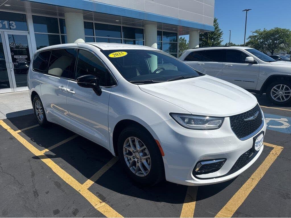 2025 CHRYSLER Pacifica