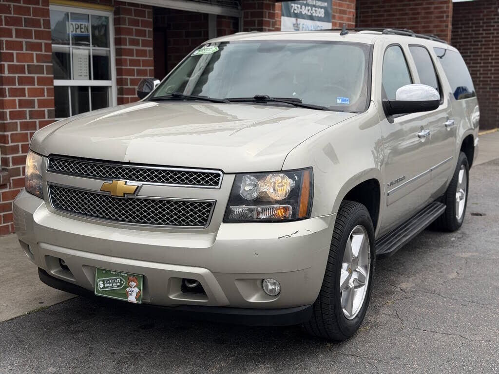 2013 CHEVROLET Suburban