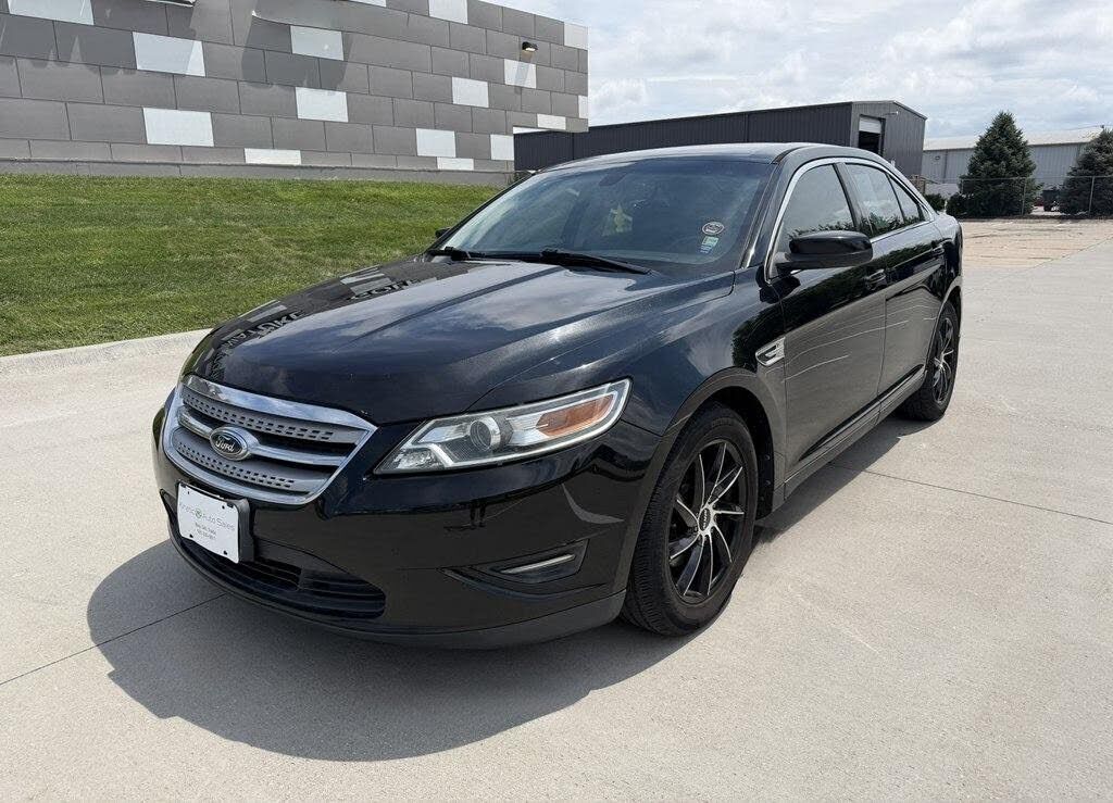 2010 FORD Taurus