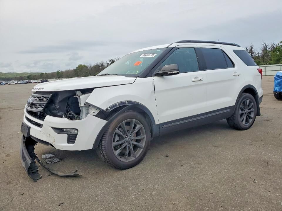 2018 FORD Explorer