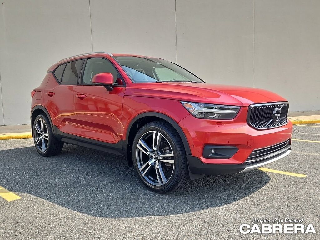 2019 VOLVO XC40