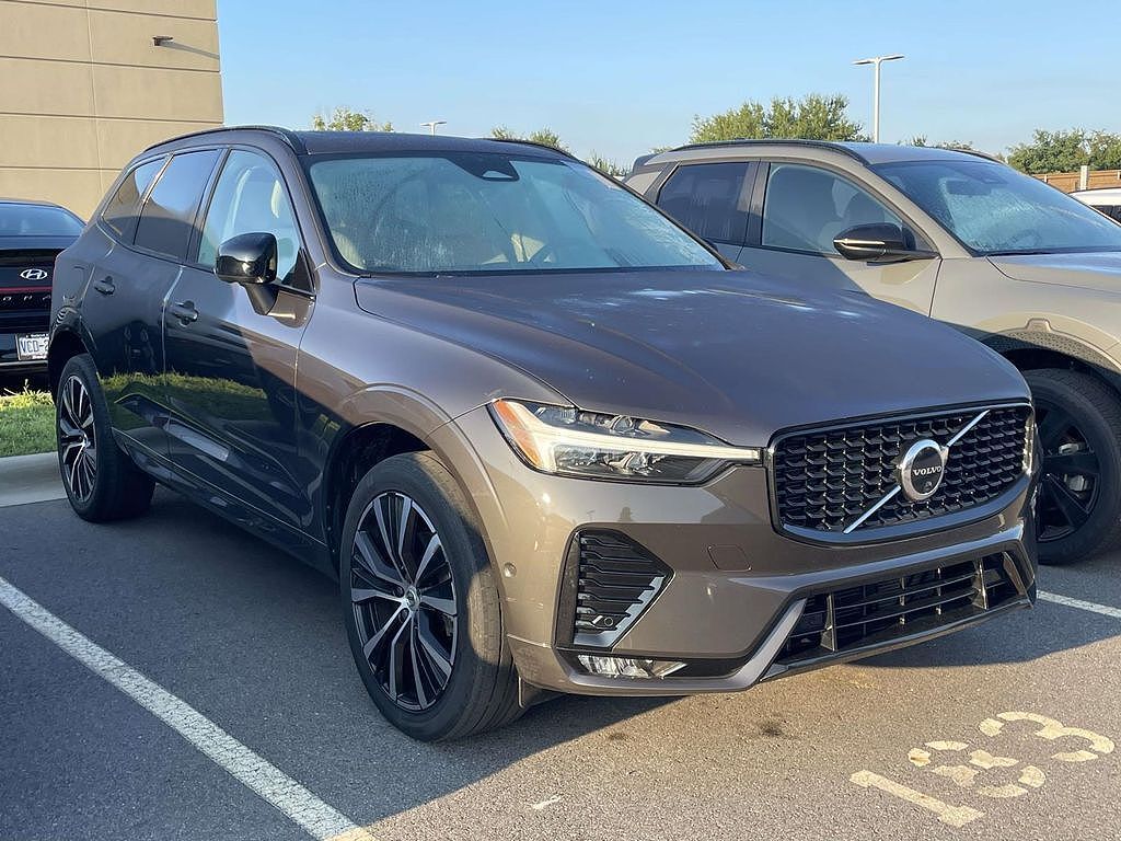 2023 VOLVO XC60