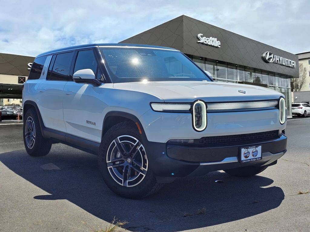 2025 RIVIAN R1S