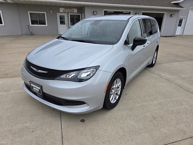2024 CHRYSLER Voyager