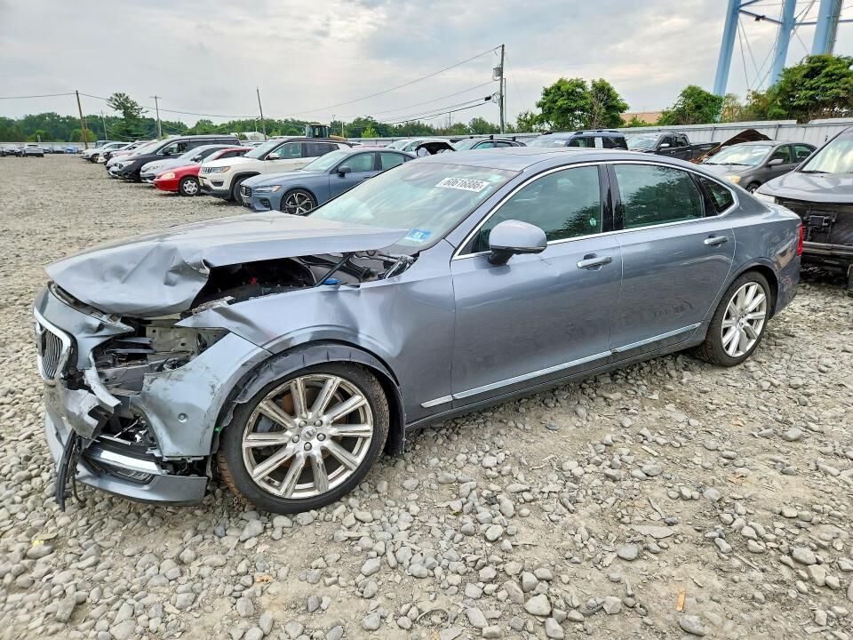 2018 VOLVO S90