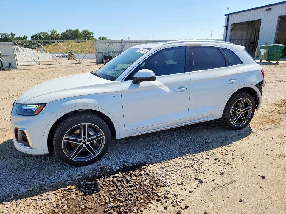 2021 AUDI Q5 e