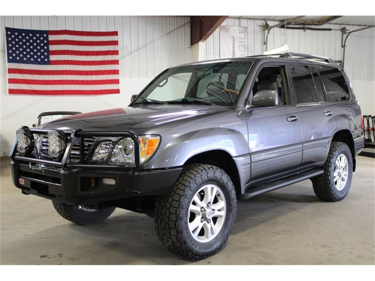 2004 LEXUS LX