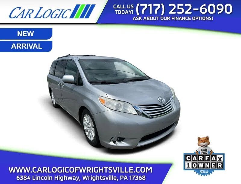 2011 TOYOTA Sienna