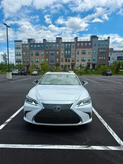 2021 LEXUS ES