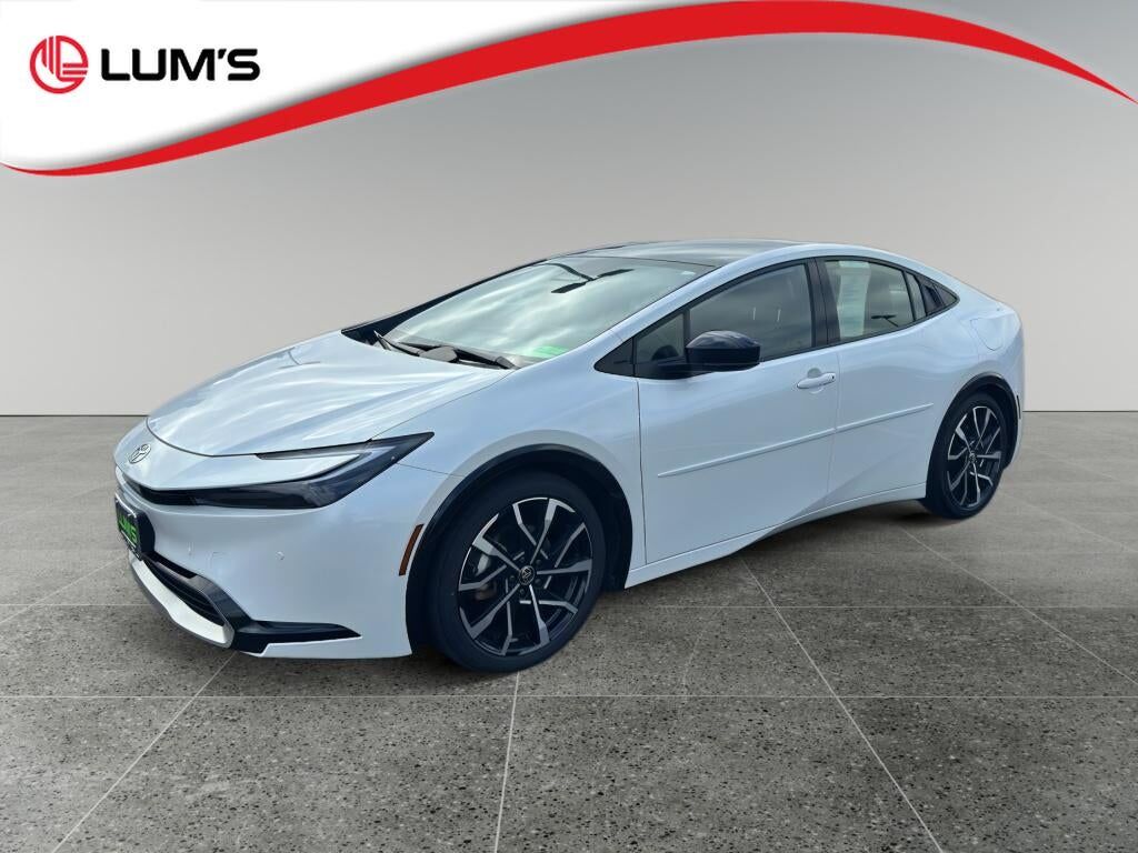 2024 TOYOTA Prius