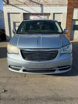 2013 CHRYSLER Town and Country
