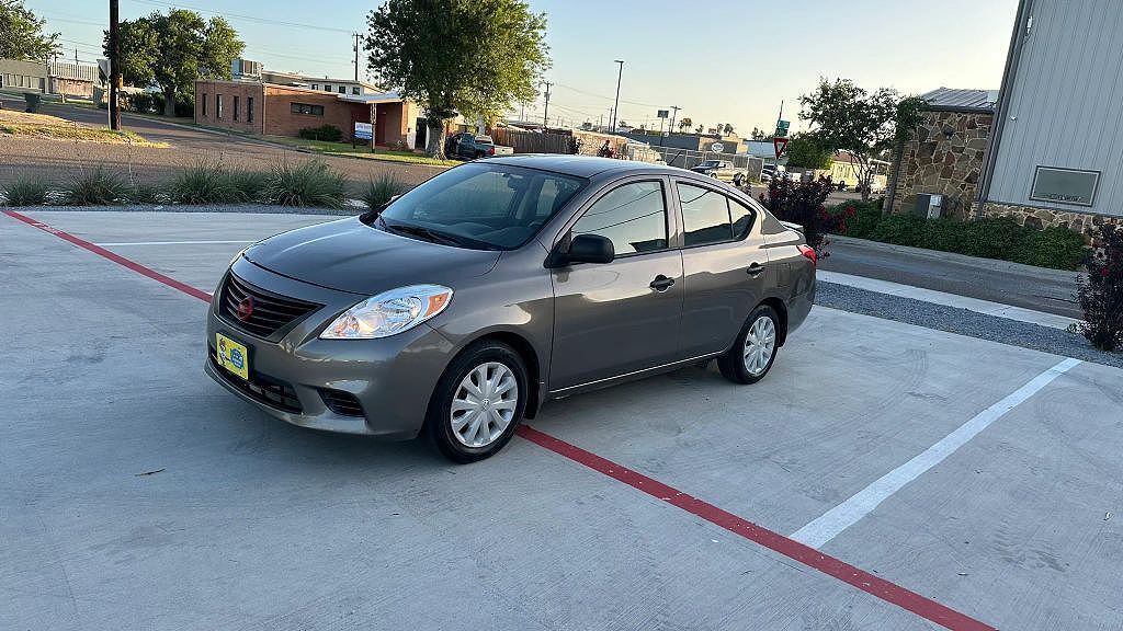 2014 NISSAN Versa