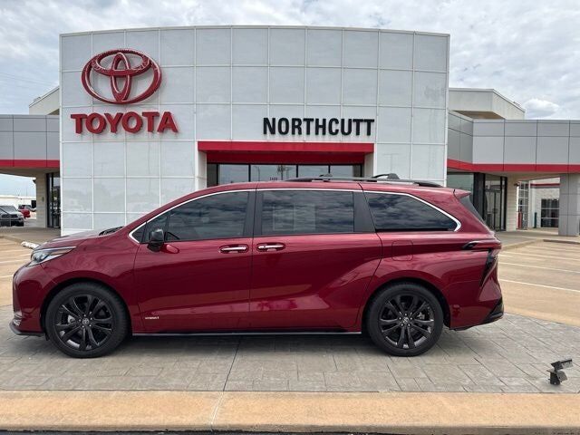 2021 TOYOTA Sienna