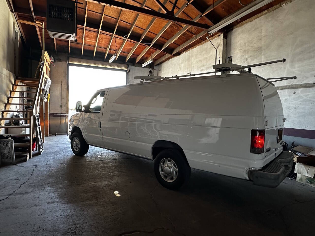 2010 FORD E-350
