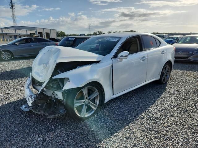 2011 LEXUS IS