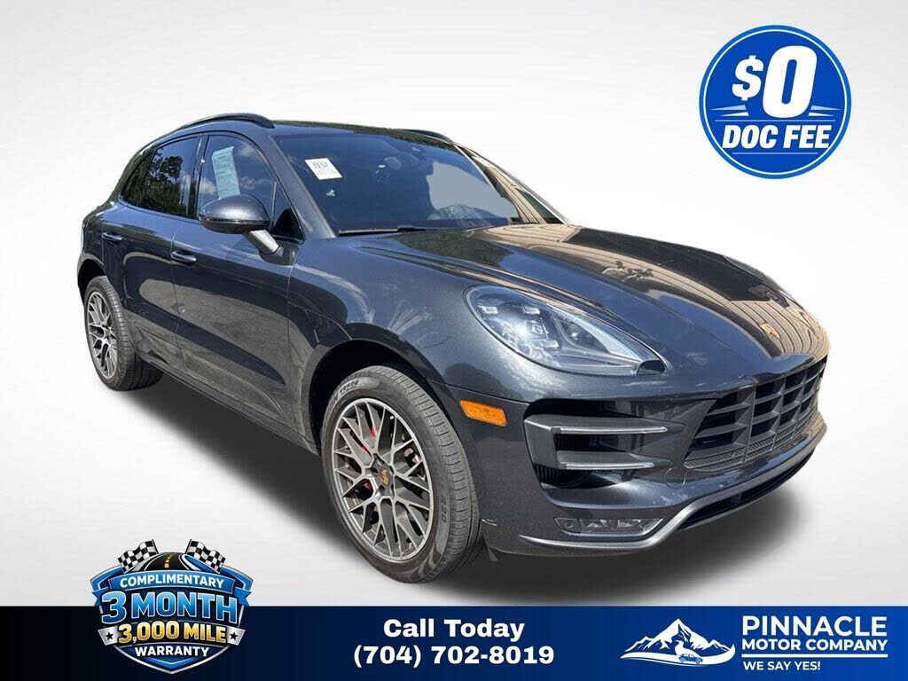 2017 PORSCHE Macan