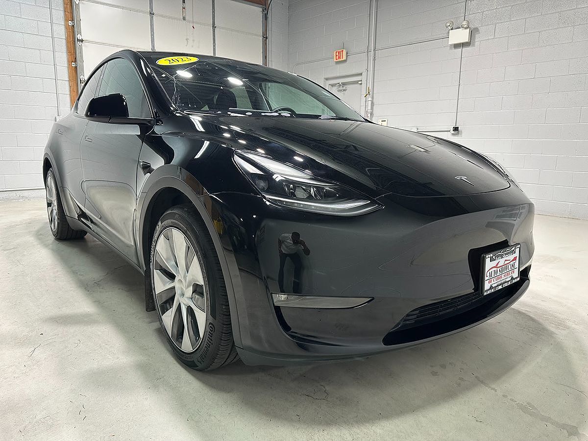 2023 TESLA Model Y
