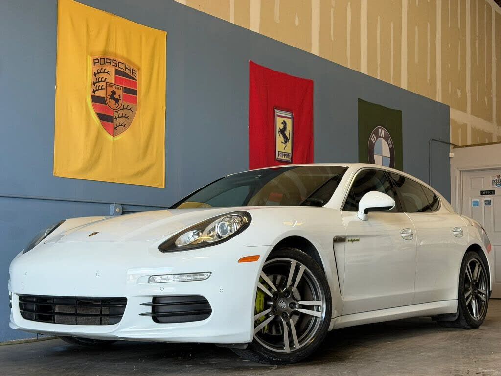2014 PORSCHE Panamera