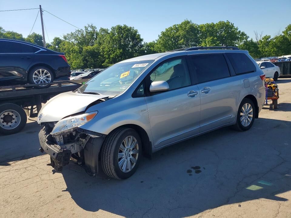 2016 TOYOTA Sienna