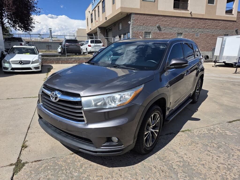 2016 TOYOTA Highlander