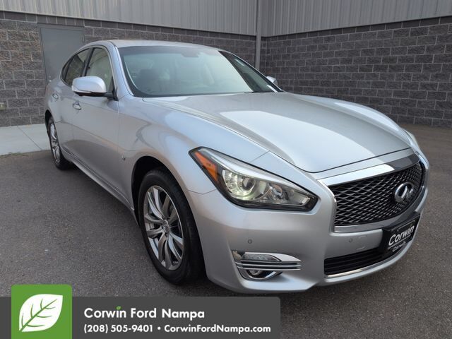 2016 INFINITI Q70