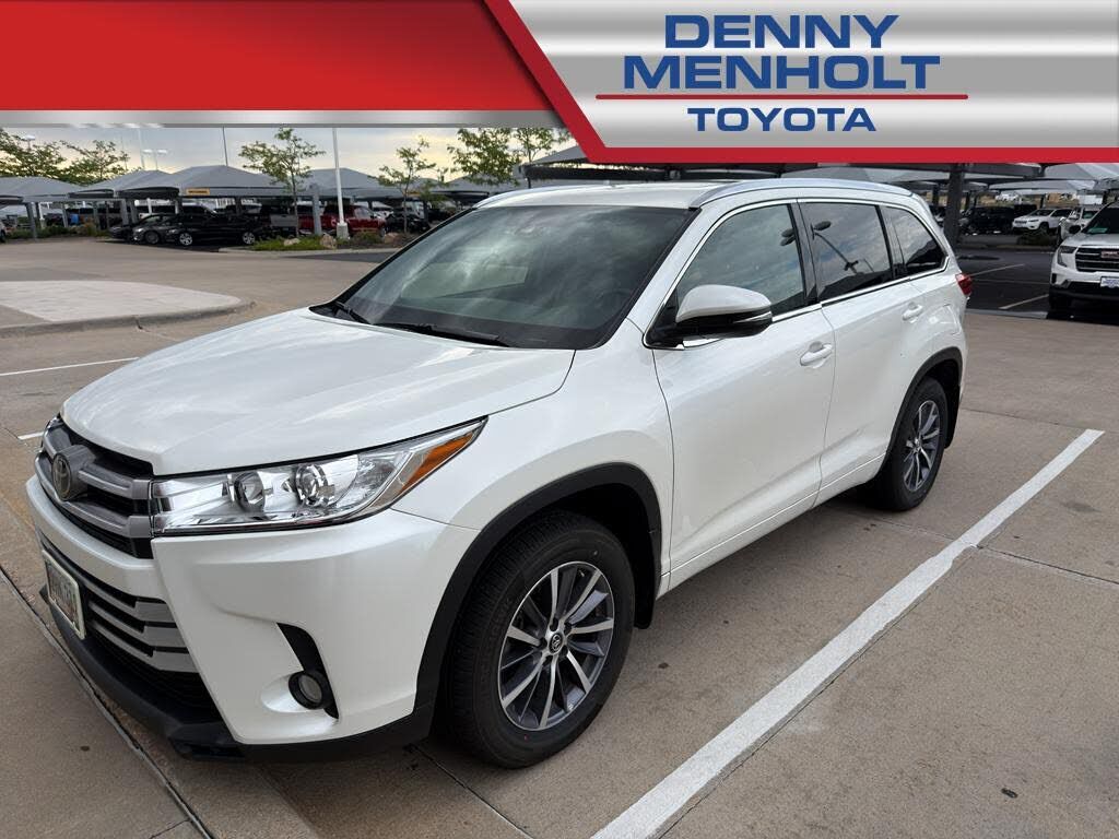 2017 TOYOTA Highlander