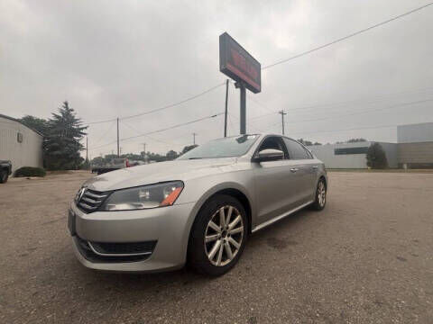 2012 VOLKSWAGEN Passat