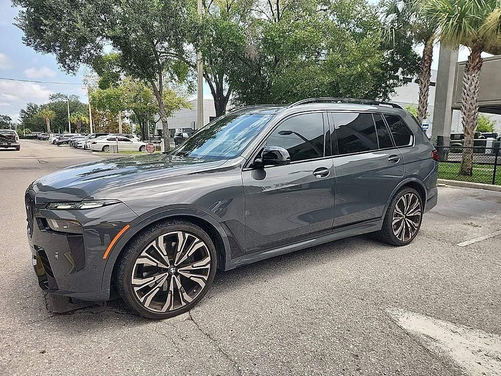2025 BMW X7