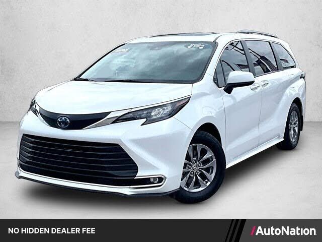 2024 TOYOTA Sienna