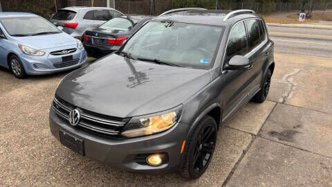 2016 VOLKSWAGEN Tiguan