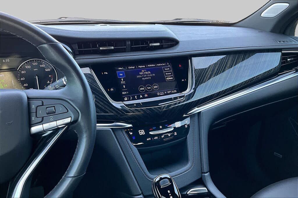 2025 CADILLAC XT6