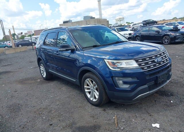 2017 FORD Explorer
