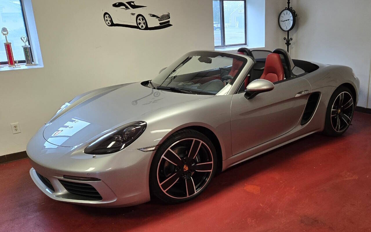 2025 PORSCHE 718