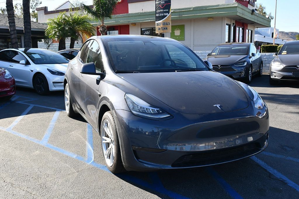 2023 TESLA Model Y