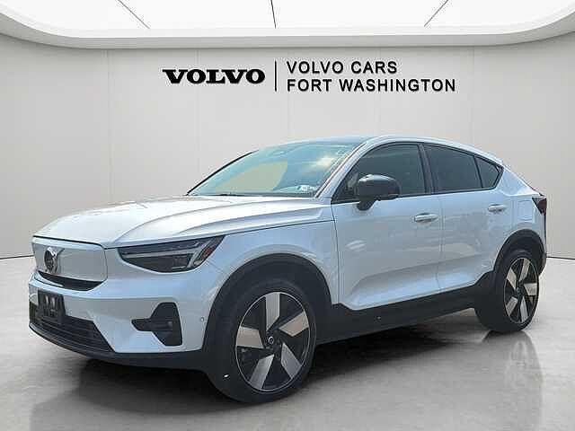 2024 VOLVO C40