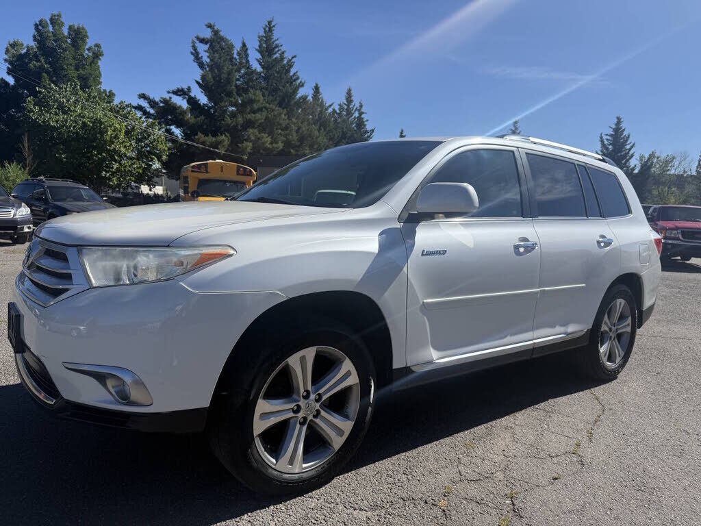 2011 TOYOTA Highlander