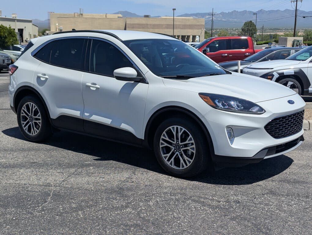 2021 FORD Escape