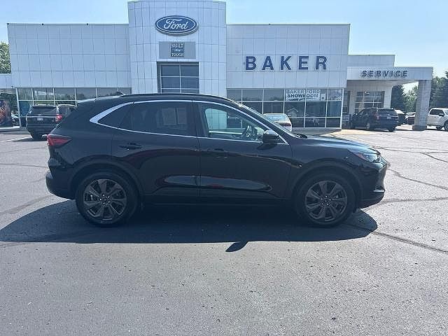 2024 FORD Escape