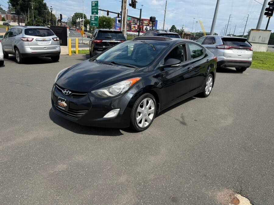 2013 HYUNDAI Elantra