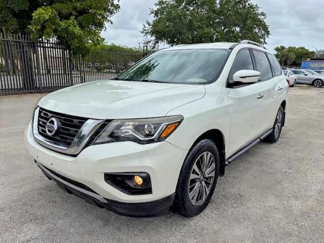 2017 NISSAN Pathfinder