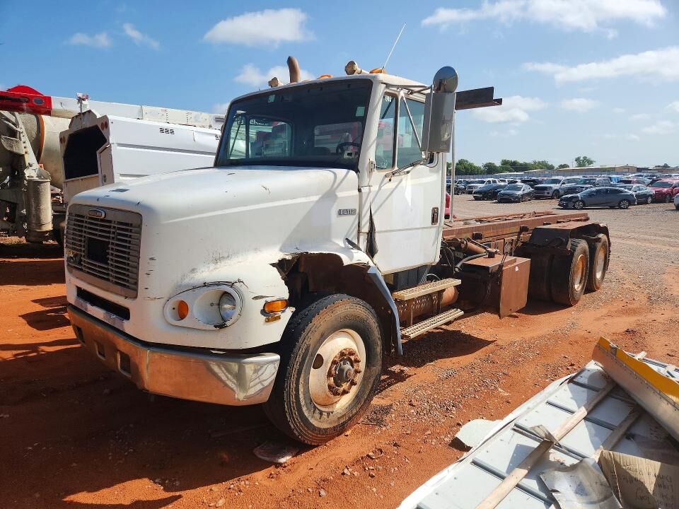 2003 FREIGHTLINER FL112