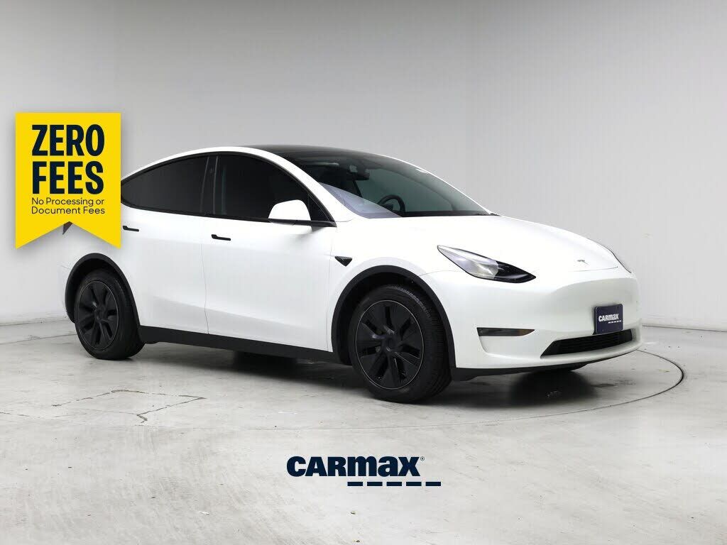 2025 TESLA Model Y